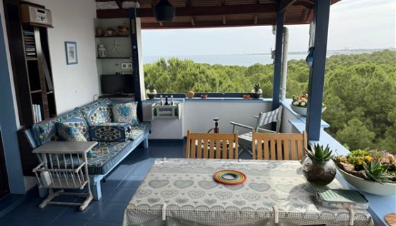 Sezonluk Kiralık Deniz ve Orman Manzaralı Şark Köşeli Barbekülü 2+1 Lüks Daire